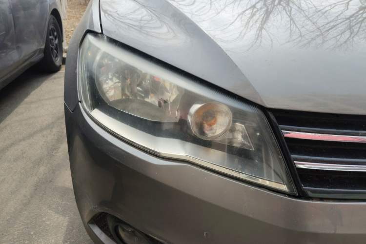 Used Volkswagen Jetta 2013 1.6L Manual Comfort Model Right Front Headlight
