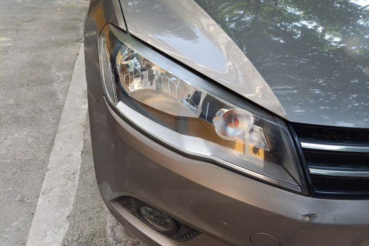 Used Volkswagen Jetta 2013 1.4L Manual Comfort Model Right Front Headlight