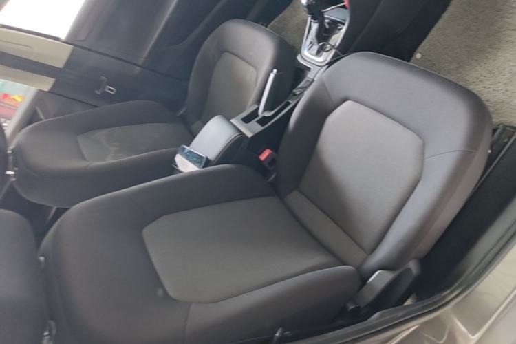 Used Volkswagen Jetta 2013 1.6L Automatic Fashion Model Right Front Seat