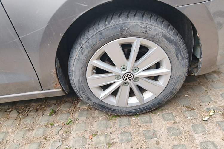 Used Volkswagen Jetta 2013 1.4L Manual Comfort Model Right Front Wheel Hub