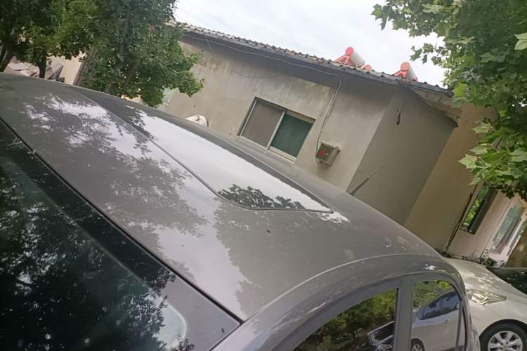 Used Volkswagen Jetta 2013 1.6L Manual Comfort Model Roof