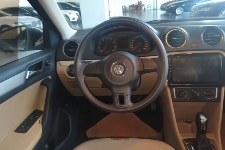 Used Volkswagen Jetta 2013 1.6L Automatic Comfort Model Steering Wheel