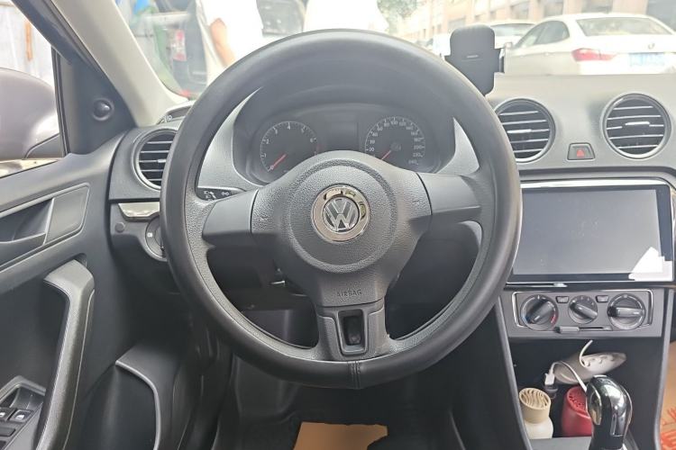 Used Volkswagen Jetta 2013 1.6L Automatic Fashion Model Steering Wheel