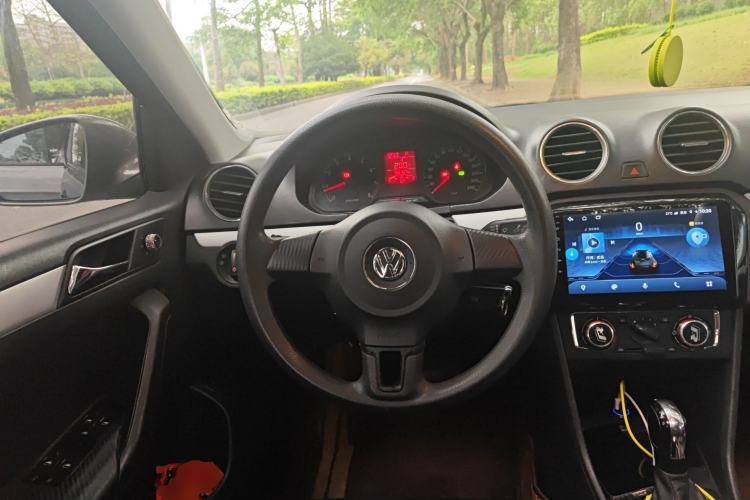 Used Volkswagen Jetta 2013 1.6L Automatic Comfort Model Steering Wheel