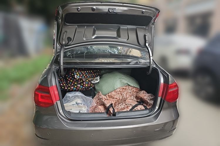 Used Volkswagen Jetta 2013 1.6L Automatic Fashion Model Trunk