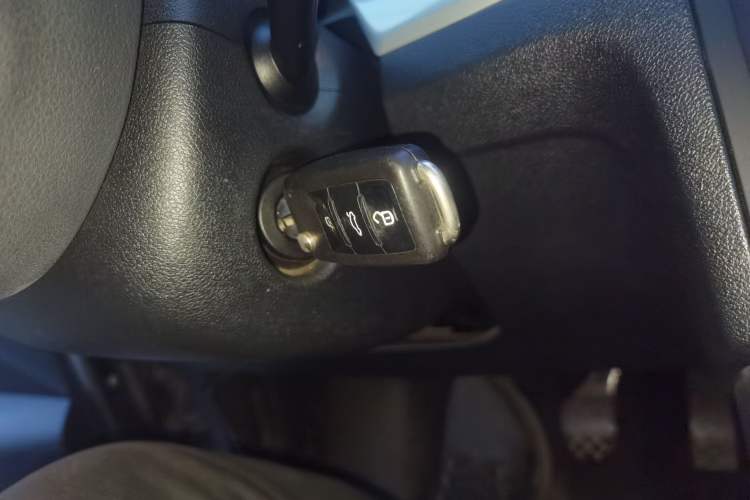 Used Volkswagen Jetta 2013 1.6L Manual Comfort Model Vehicle Key