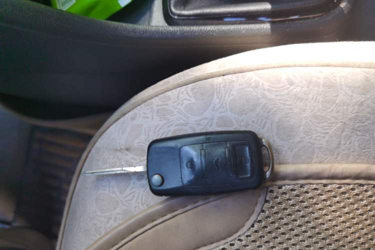Used Volkswagen Jetta 2013 1.6L Manual Fashion Edition Vehicle Key