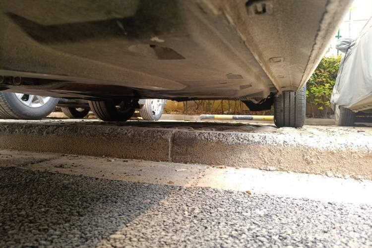 Used Volkswagen Jetta 2013 1.6L Manual Comfort Model Chassis Front Left