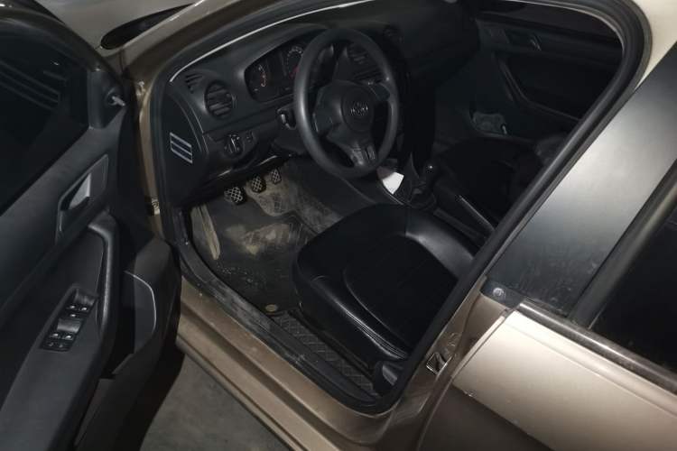 Used Volkswagen Jetta 2013 1.6L Manual Fashion Edition Driver Seat