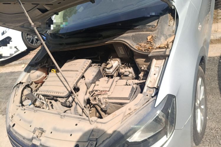 Used Volkswagen Jetta 2013 1.6L Manual Comfort Model Engine Bay Left