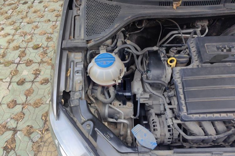 Used Volkswagen Jetta 2013 1.4L Manual Fashion Model Engine Bay Right