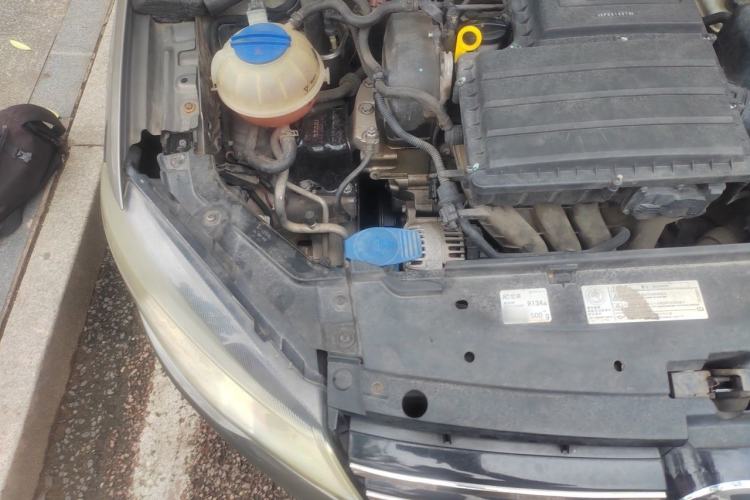 Used Volkswagen Jetta 2013 1.6L Automatic Comfort Model Engine Bay Right