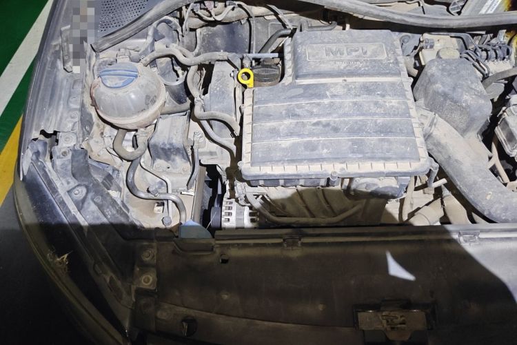 Used Volkswagen Jetta 2013 1.6L Automatic Comfort Model Engine Bay Right