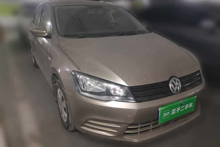 Used Volkswagen Jetta 2013 1.6L Manual Fashion Edition Front Right 45 Deg