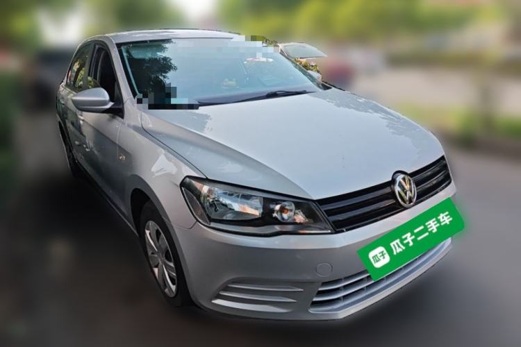 Used Volkswagen Jetta 2013 1.6L Manual Fashion Edition Front Right 45 Deg