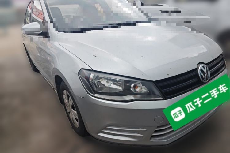 Used Volkswagen Jetta 2013 1.6L Manual Fashion Edition Front Right 45 Deg