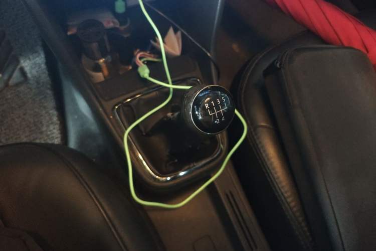 Used Volkswagen Jetta 2013 1.6L Manual Comfort Model Gear Lever