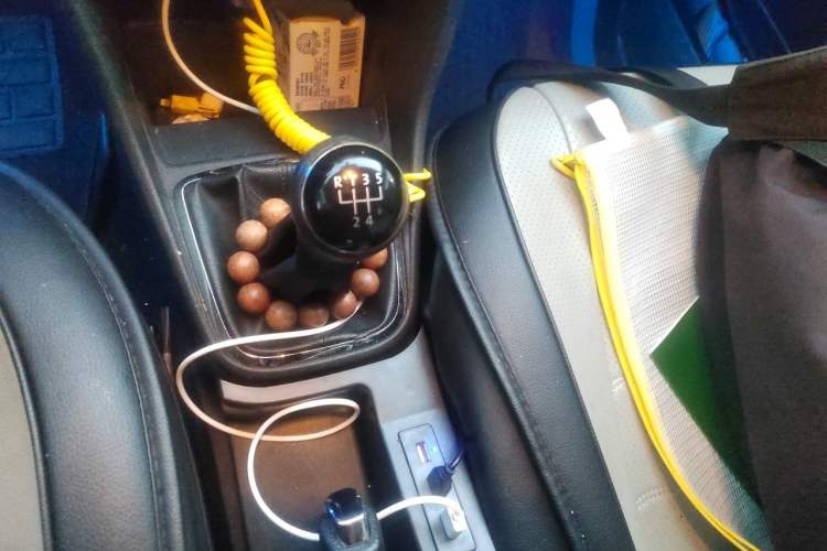 Used Volkswagen Jetta 2013 1.6L Manual Comfort Model Gear Lever