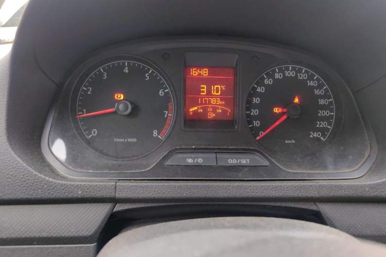 Used Volkswagen Jetta 2013 1.4L Manual Fashion Model Odometer Close Up