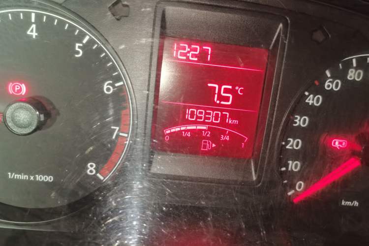 Used Volkswagen Jetta 2013 1.6L Manual Fashion Edition Odometer Close Up