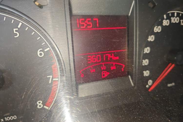 Used Volkswagen Jetta 2013 1.6L Manual Fashion Edition Odometer Close Up