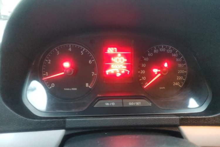 Used Volkswagen Jetta 2013 1.6L Manual Comfort Model Odometer Close Up