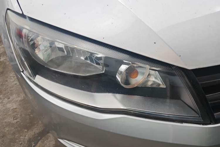 Used Volkswagen Jetta 2013 1.6L Manual Fashion Edition Right Front Headlight