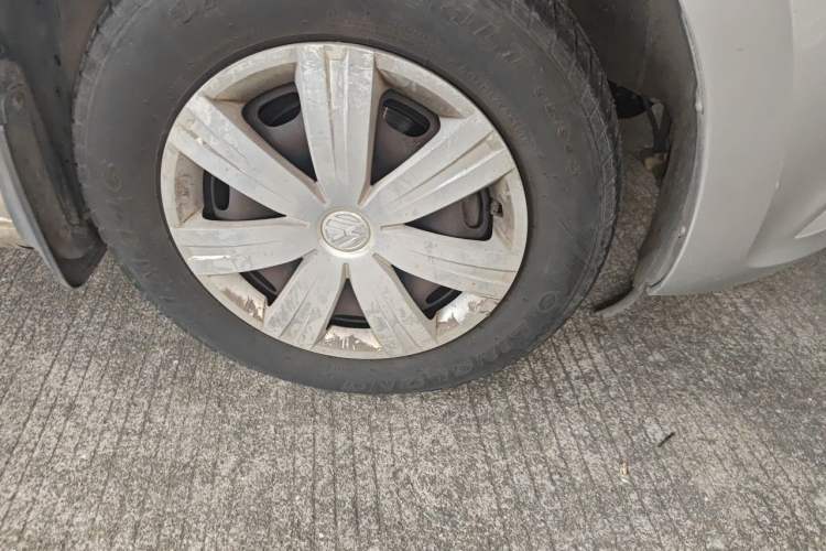Used Volkswagen Jetta 2013 1.6L Manual Fashion Edition Right Front Wheel Hub