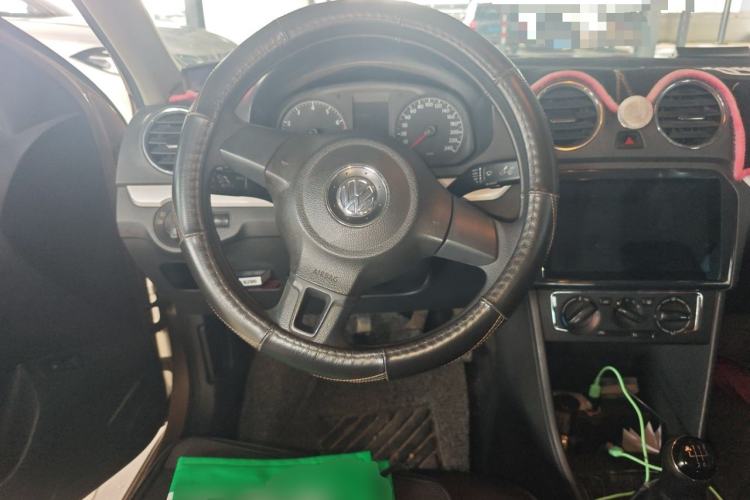 Used Volkswagen Jetta 2013 1.6L Manual Comfort Model Steering Wheel