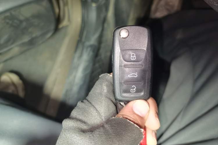Used Volkswagen Jetta 2013 1.6L Manual Fashion Edition Vehicle Key