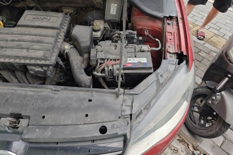 Used Volkswagen Jetta 2013 1.6L Automatic Comfort Model Engine Bay Left