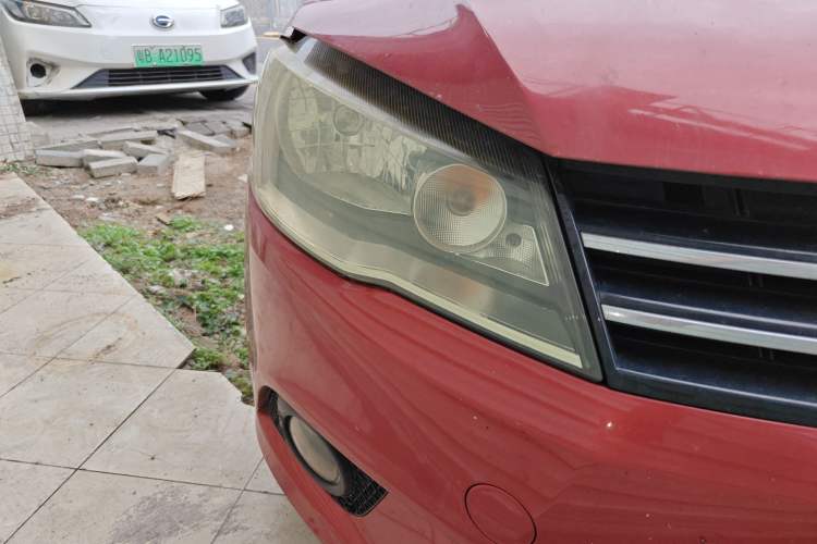Used Volkswagen Jetta 2013 1.6L Automatic Comfort Model Right Front Headlight