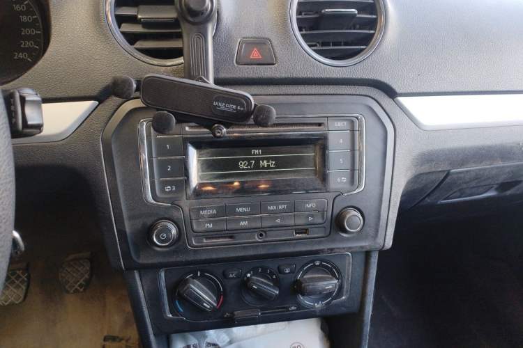 Used Volkswagen Jetta 2013 1.6L Manual Comfort Model Audio And AC Panel