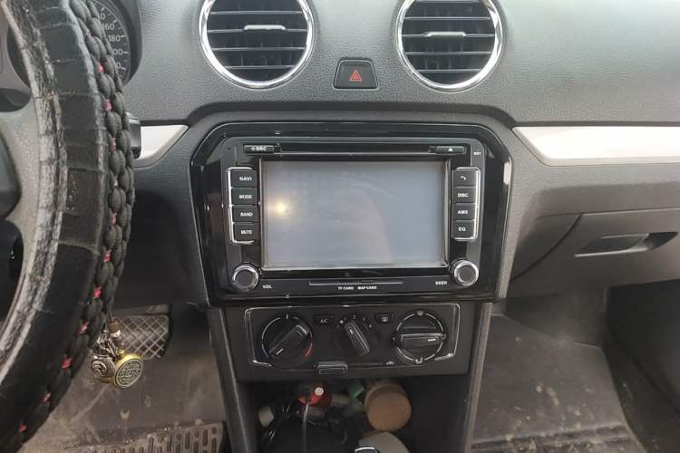 Used Volkswagen Jetta 2013 1.6L Automatic Comfort Model Audio And AC Panel