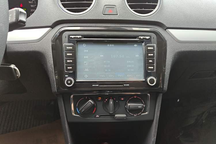 Used Volkswagen Jetta 2013 1.6L Automatic Comfort Model Audio And AC Panel