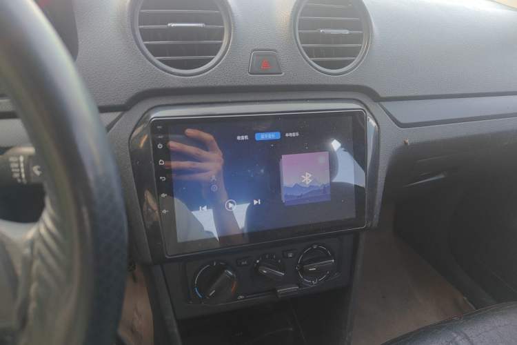 Used Volkswagen Jetta 2013 1.6L Manual Fashion Edition Audio And AC Panel