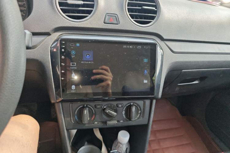 Used Volkswagen Jetta 2013 1.6L Automatic Fashion Model Audio And AC Panel