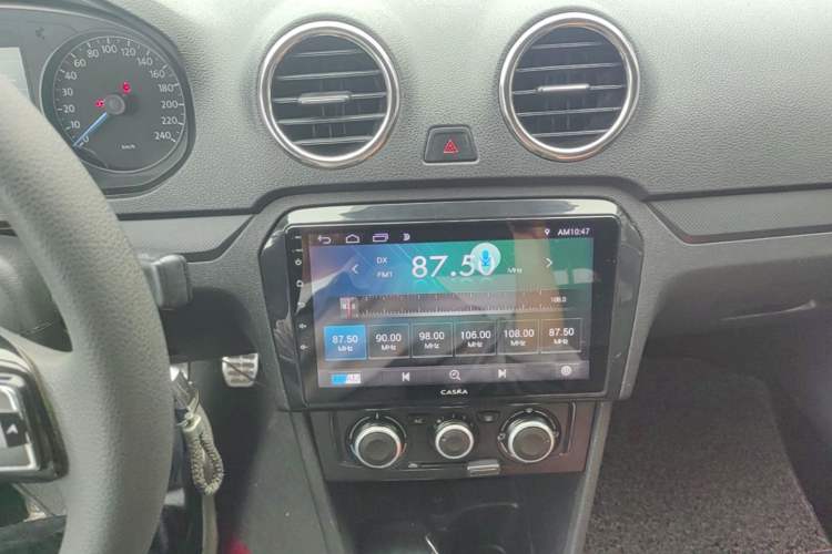Used Volkswagen Jetta 2013 1.6L Manual Fashion Edition Audio And AC Panel