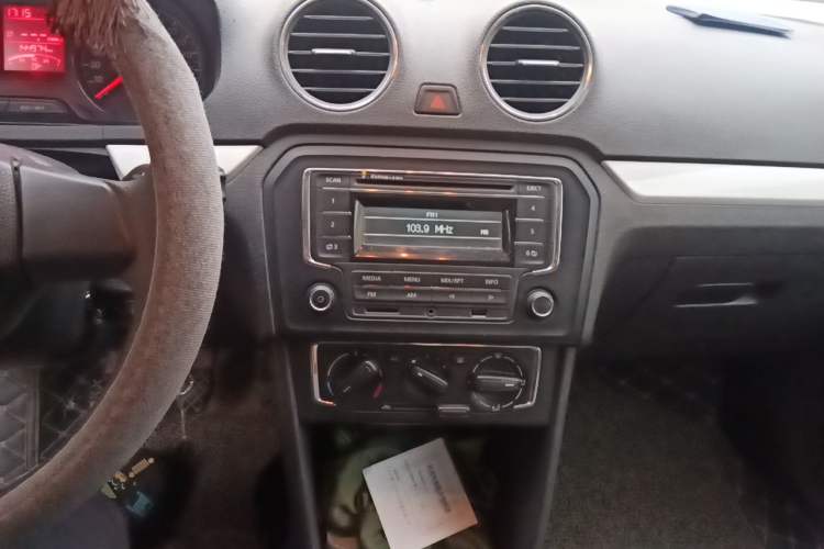 Used Volkswagen Jetta 2013 1.4L Manual Comfort Model Audio And AC Panel