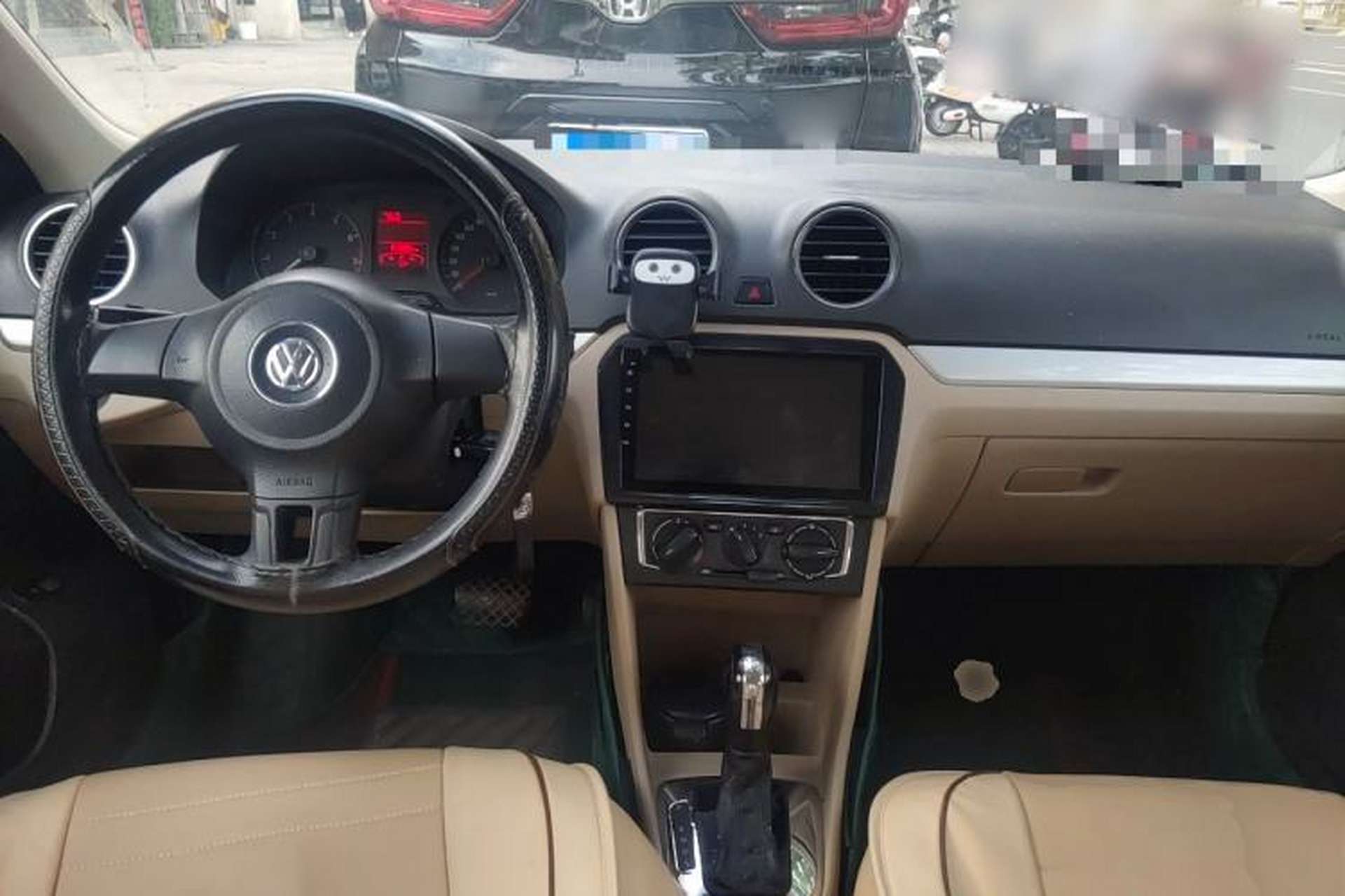 Used Volkswagen Jetta 2013 1.6L Automatic Comfort Model Center Console