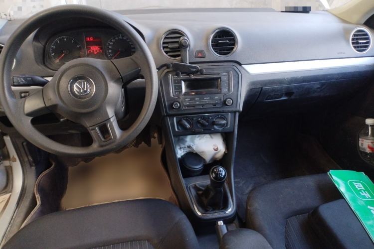 Used Volkswagen Jetta 2013 1.6L Manual Comfort Model Center Console