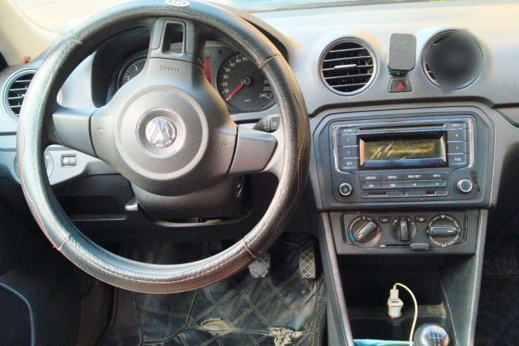 Used Volkswagen Jetta 2013 1.6L Manual Fashion Edition Center Console