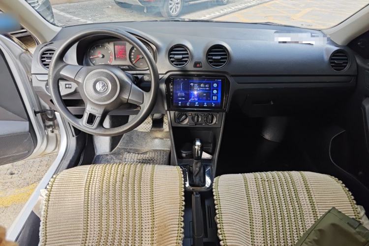 Used Volkswagen Jetta 2013 1.6L Automatic Fashion Model Center Console