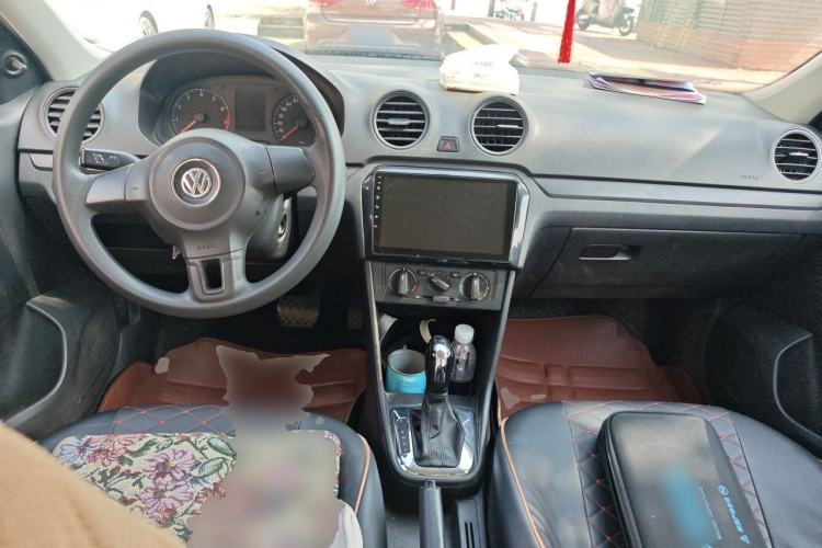 Used Volkswagen Jetta 2013 1.6L Automatic Fashion Model Center Console