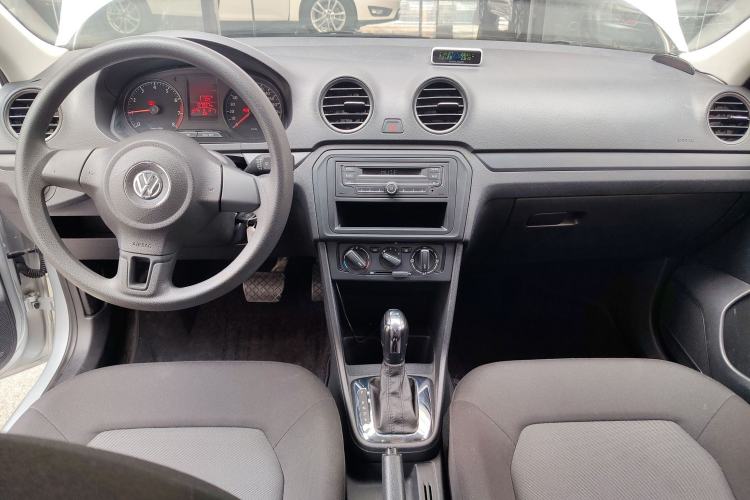 Used Volkswagen Jetta 2013 1.6L Automatic Fashion Model Center Console