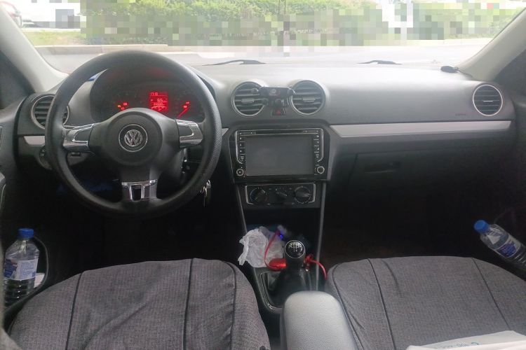 Used Volkswagen Jetta 2013 1.4L Manual Comfort Model Center Console