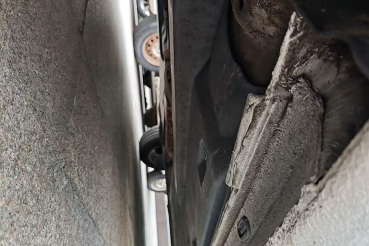Used Volkswagen Jetta 2013 1.6L Manual Comfort Model Chassis Front Left