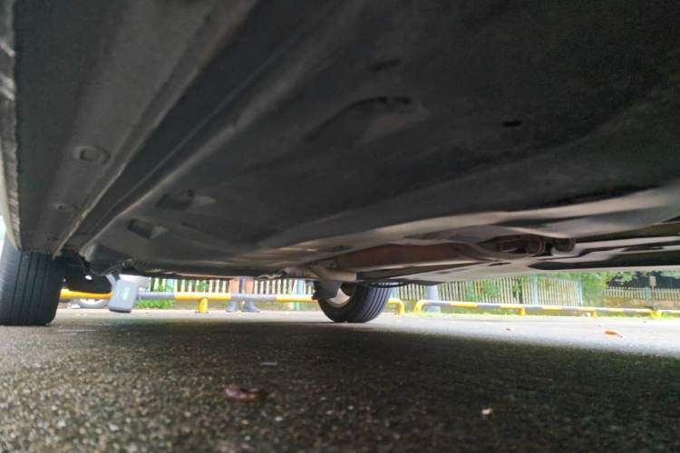 Used Volkswagen Jetta 2013 1.6L Manual Comfort Model Chassis Front Right