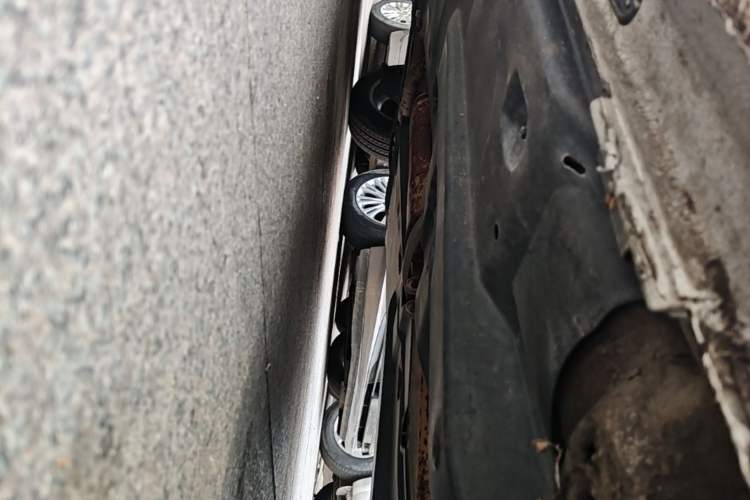 Used Volkswagen Jetta 2013 1.6L Manual Comfort Model Chassis Front Right