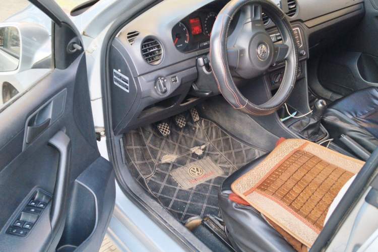 Used Volkswagen Jetta 2013 1.6L Manual Fashion Edition Driver Seat